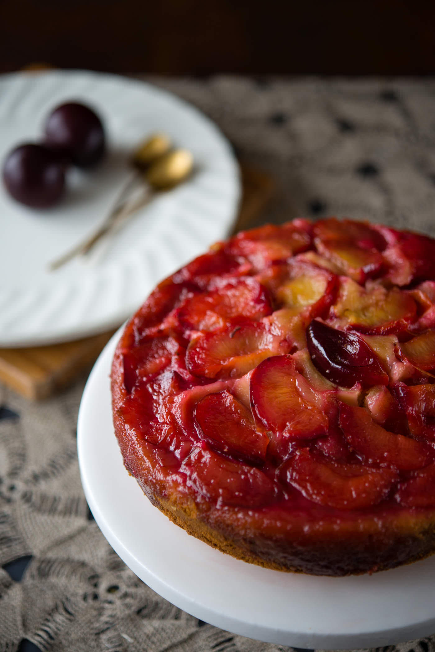 upside down plum cake