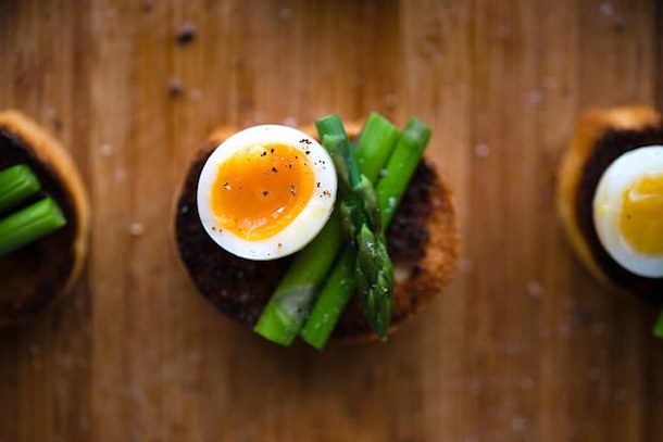 Bruscetta with Quail Eggs, Truffle & Asparagus