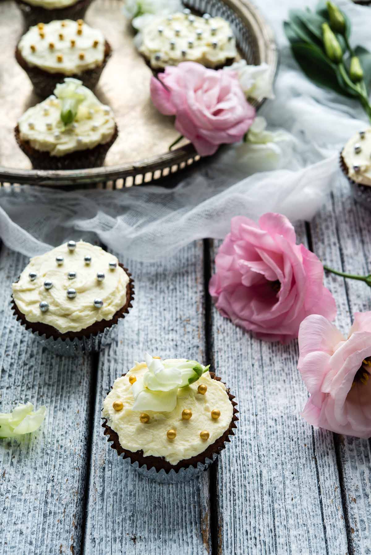 white chocolate cupcakes with flowers